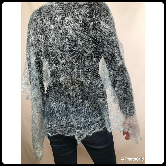 Handmade artisanal wool châle. Made in Quebec. Large rectangle. Turquoise/teal. - Picture 2 of 6